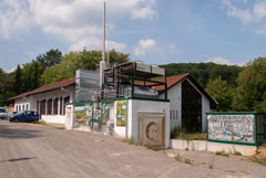 Schalltechnische Beratung zur Errichtung eines Blockheizkraftwerks neben einem Gastronomiegebäude in 31162 Bad Salzdetfurth. Prognosen zur Schallausbreitung im Freien und innerhalb des Gebäudes.